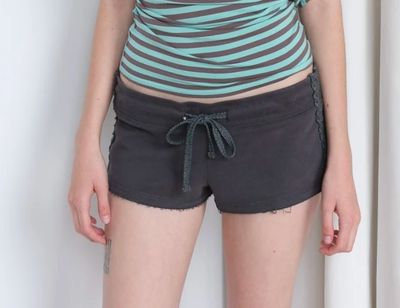Geel - Carla Shorts - Gloom